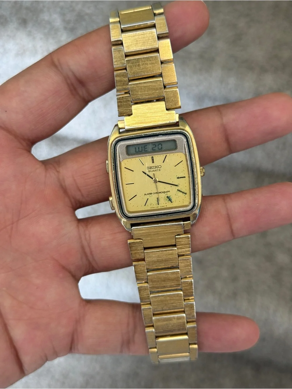 SEIKO Vintage 1980 Men’s Quartz Watch Gold Case Dial rare collectors Watch